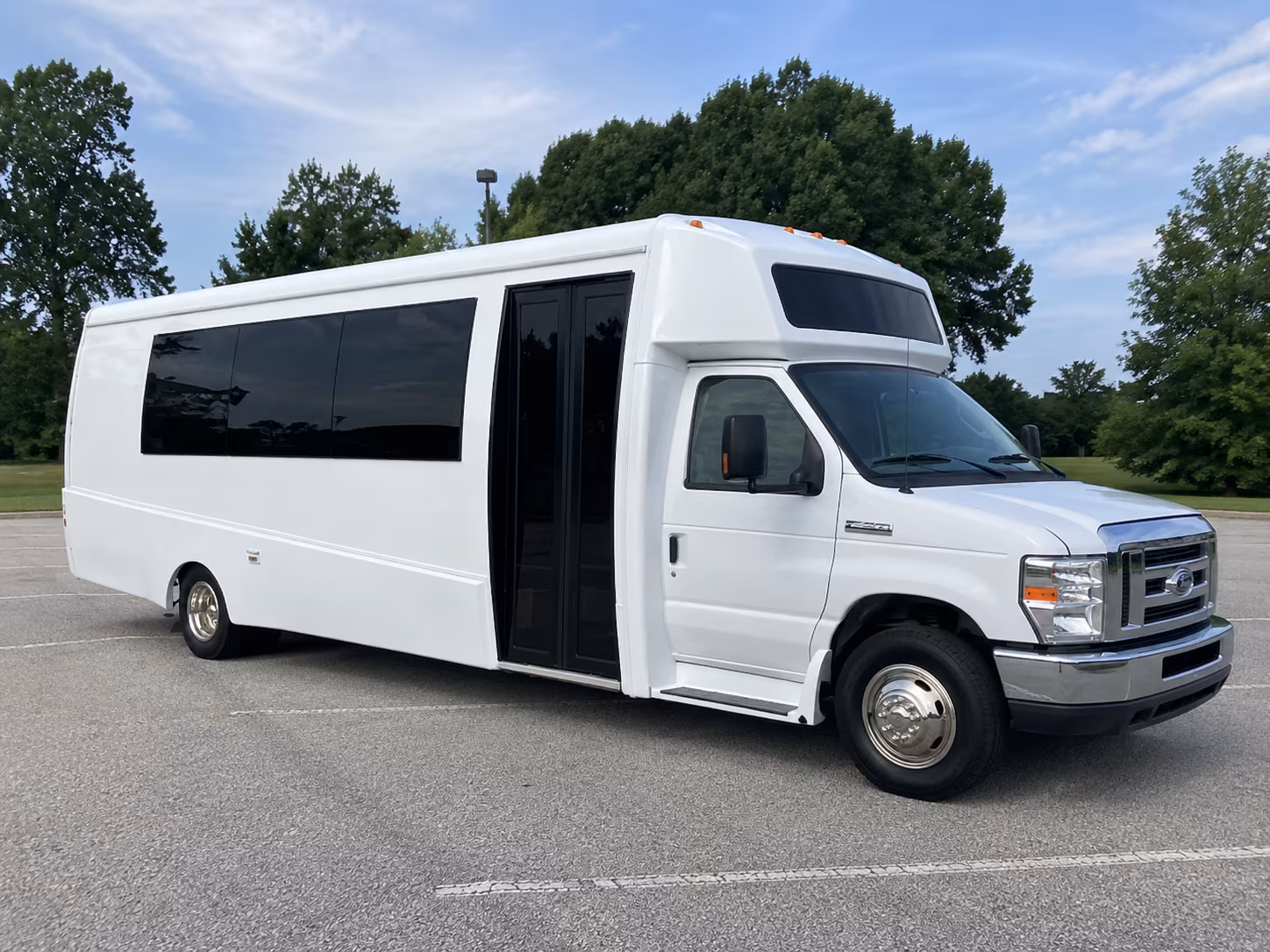 roseville 18 passenger party bus