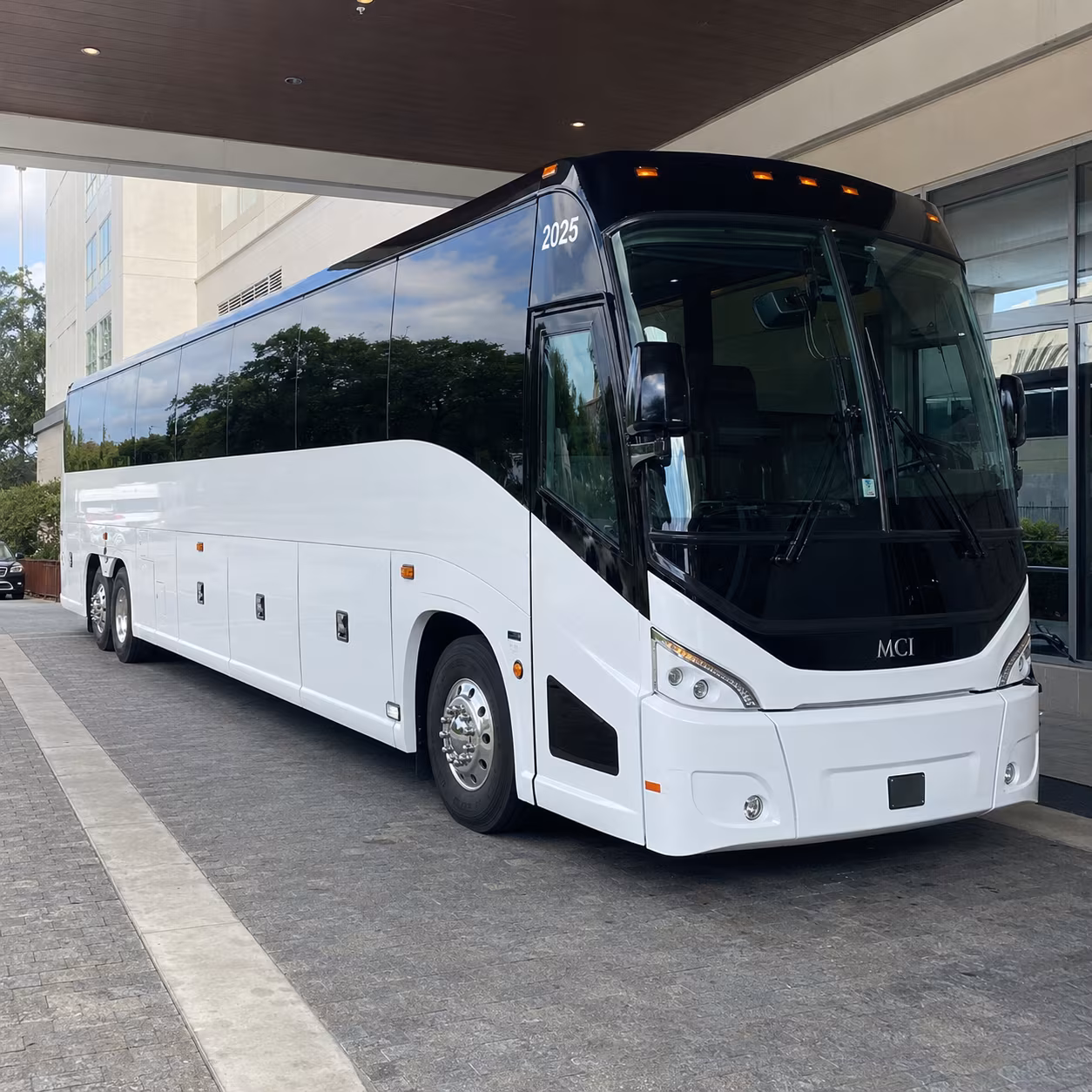 roseville 54 passenger charter bus