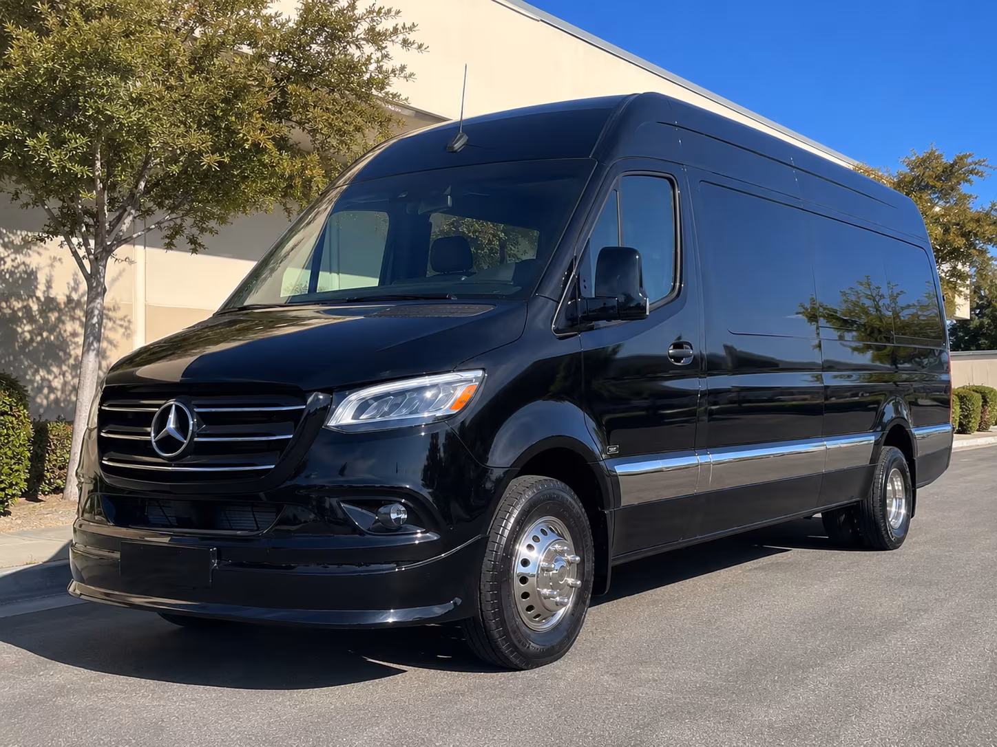 wedding shuttle buses that keep your roseville celebration on schedule